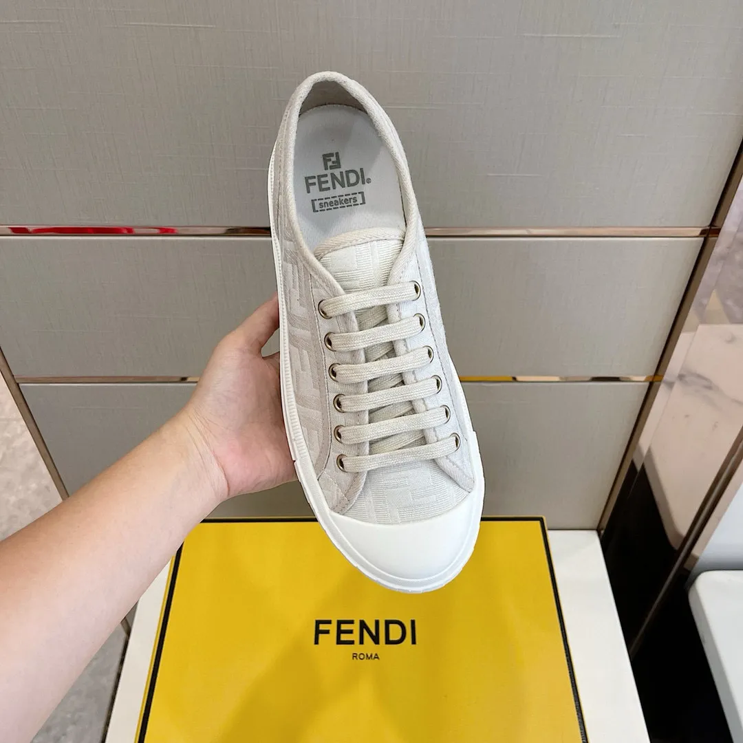 Factory price: 380 new Fendi Fendǐ Domino sneakers with jacquard FF pattern, embossed FF pattern on the toe, canvas upper, T men's men's shoes 💰U customized outsole Size: 38-45, (45 customized)